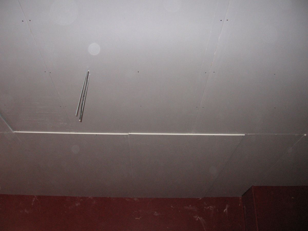 Création de plafond isolant phonique à Orange pour un bar musical en