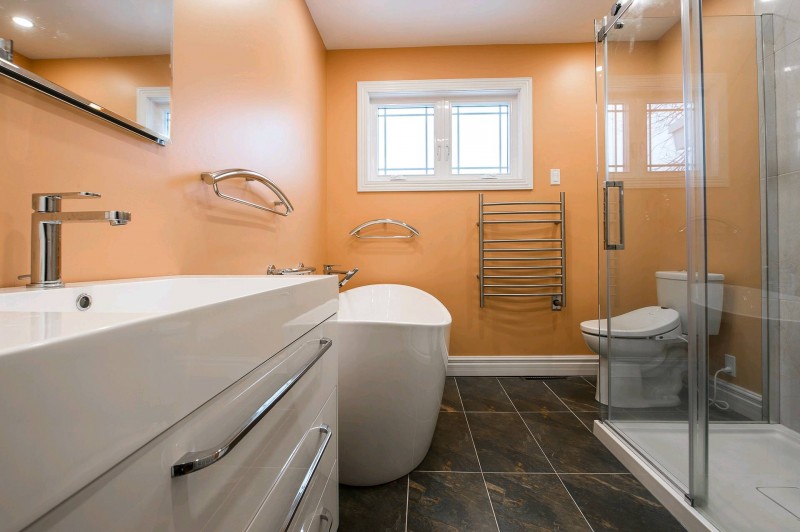 Plaquiste pour rénovation en placo hydrofuge dans une salle de bain sur Orange et dans le Vaucluse